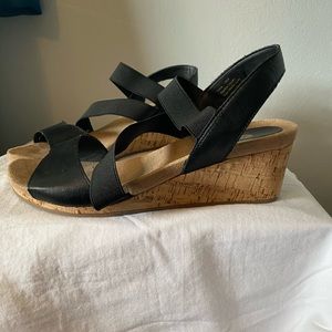 Black wedge heels